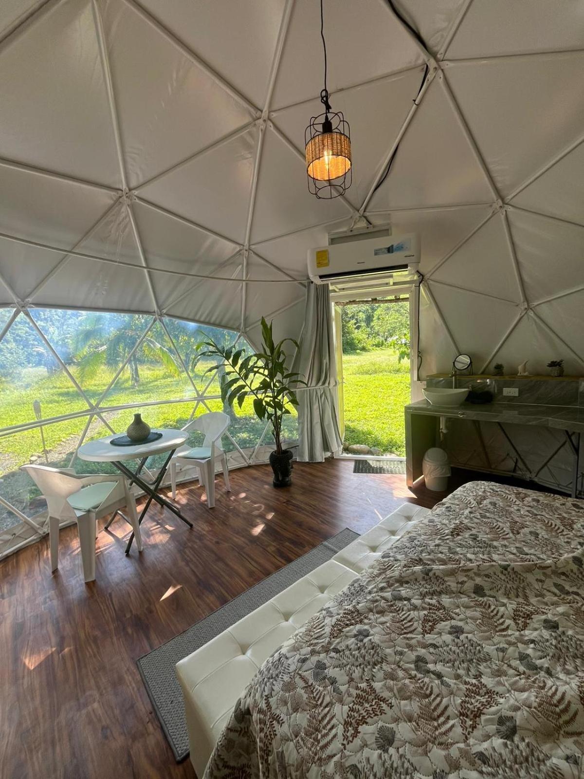 La Comarca River Glamping Dome Near Manuel Antonio Kültér fotó