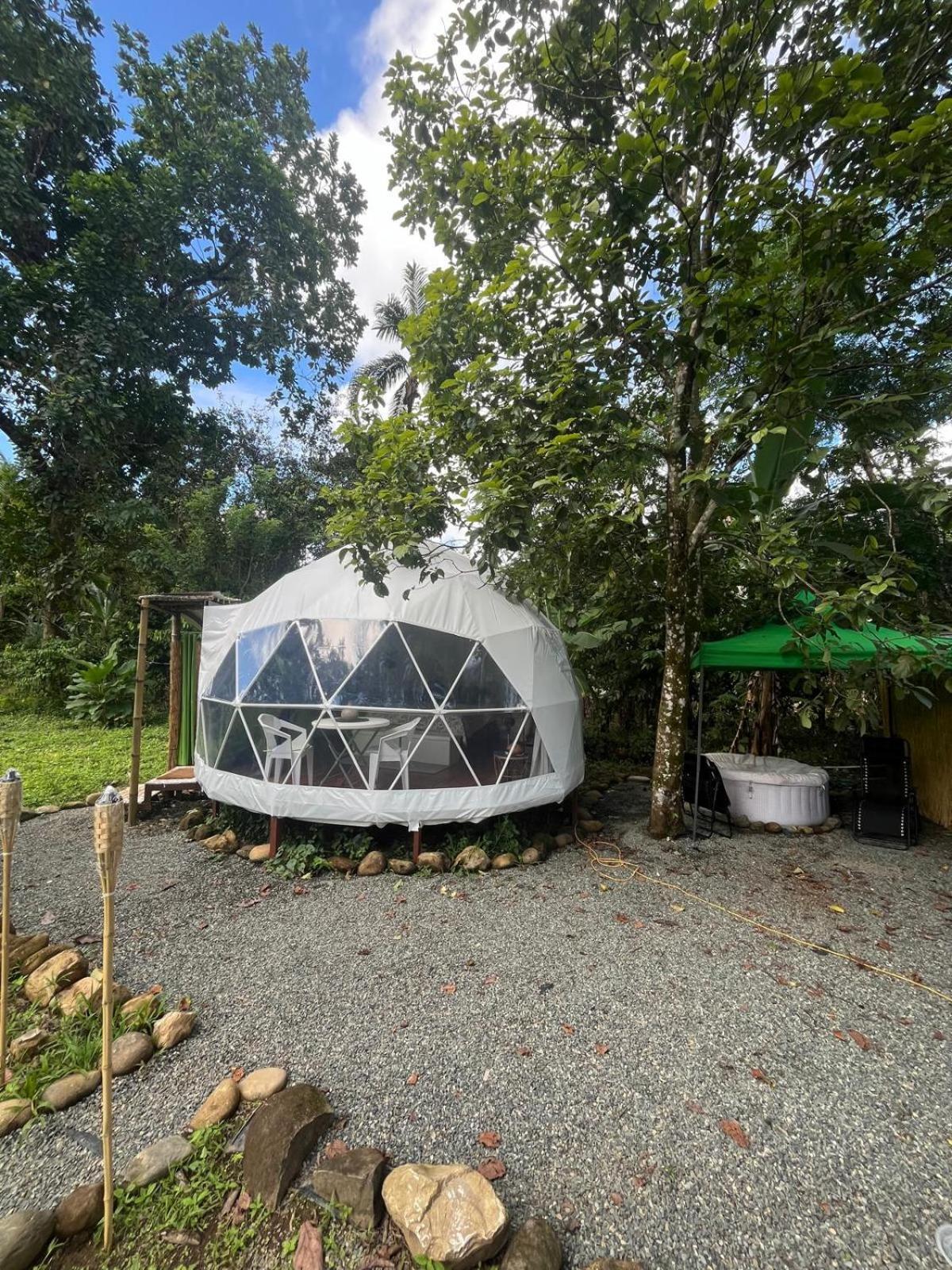 La Comarca River Glamping Dome Near Manuel Antonio Kültér fotó