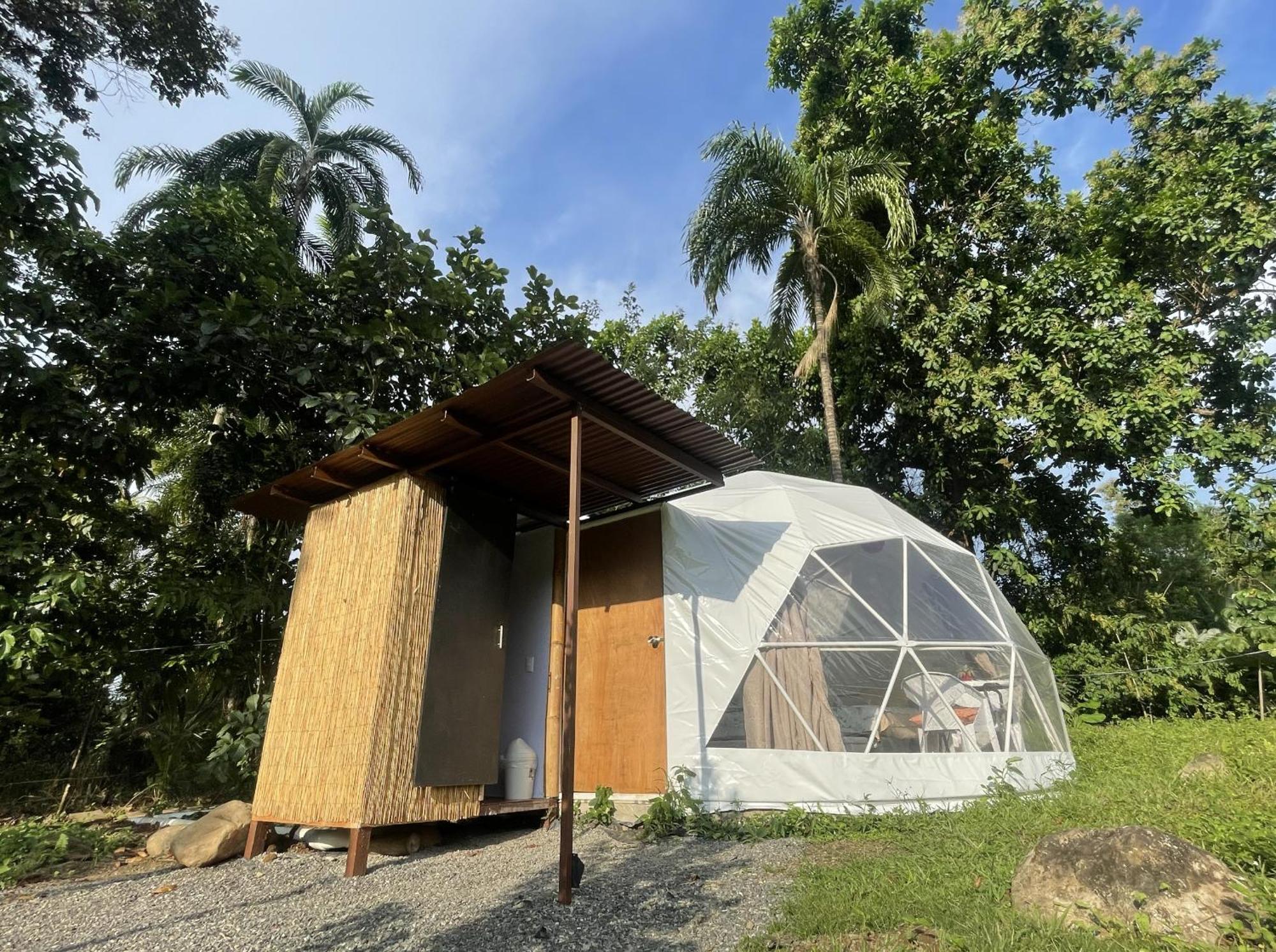 La Comarca River Glamping Dome Near Manuel Antonio Kültér fotó