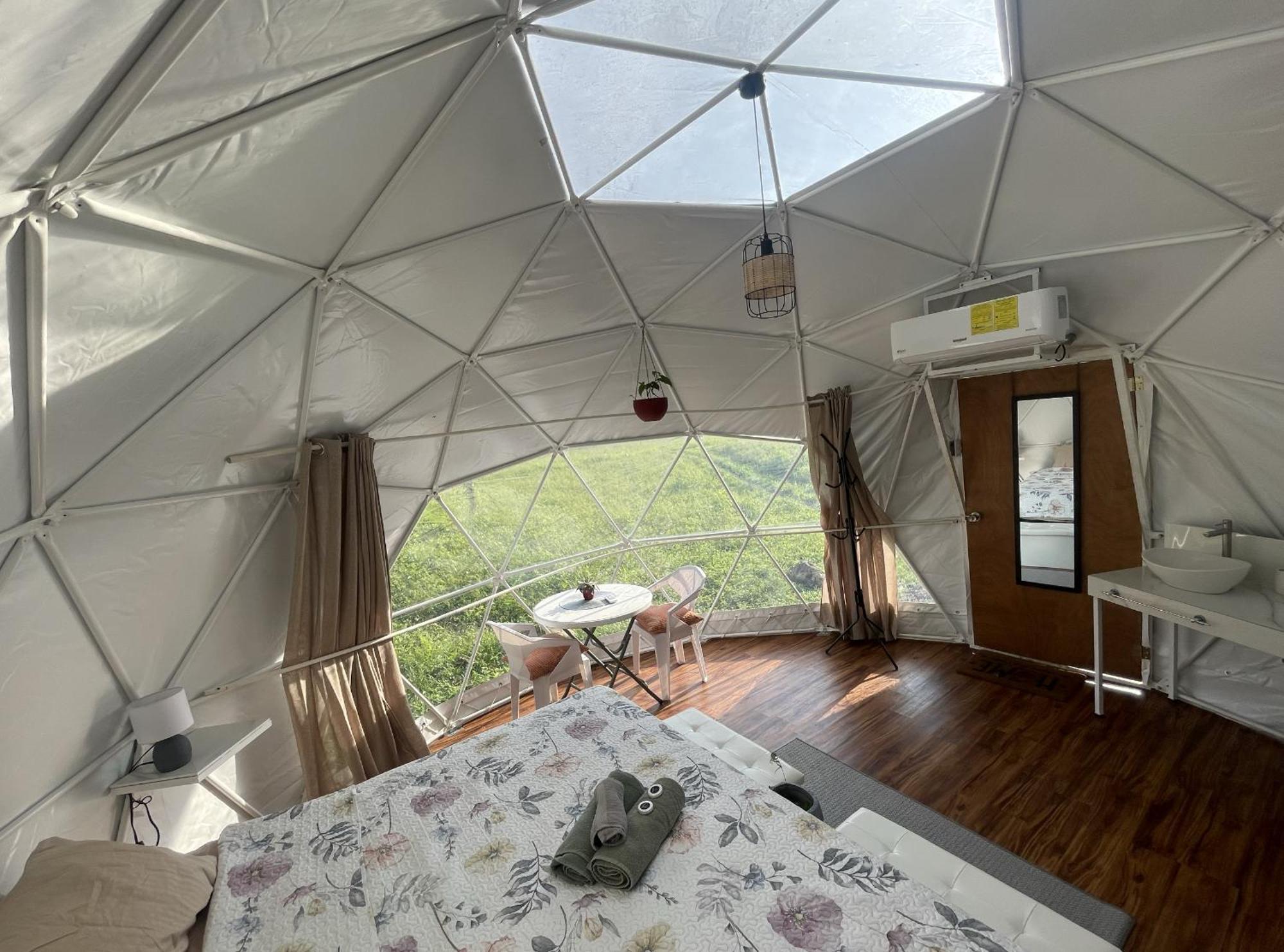 La Comarca River Glamping Dome Near Manuel Antonio Kültér fotó